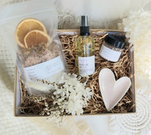 Load image into Gallery viewer, Make my day Pamper Gift Set Box