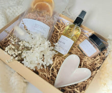 Load image into Gallery viewer, Make my day Pamper Gift Set Box