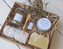 Load image into Gallery viewer, Treat Yourself Pamper Gift Set Box