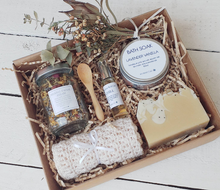 Load image into Gallery viewer, Treat Yourself Pamper Gift Set Box